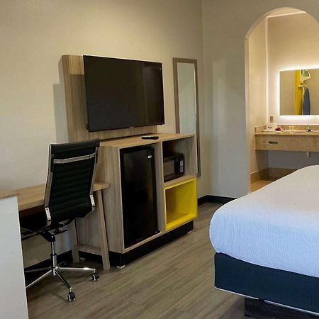 Days Inn By Wyndham Humble/Houston Intercontinental Airport Exterior foto